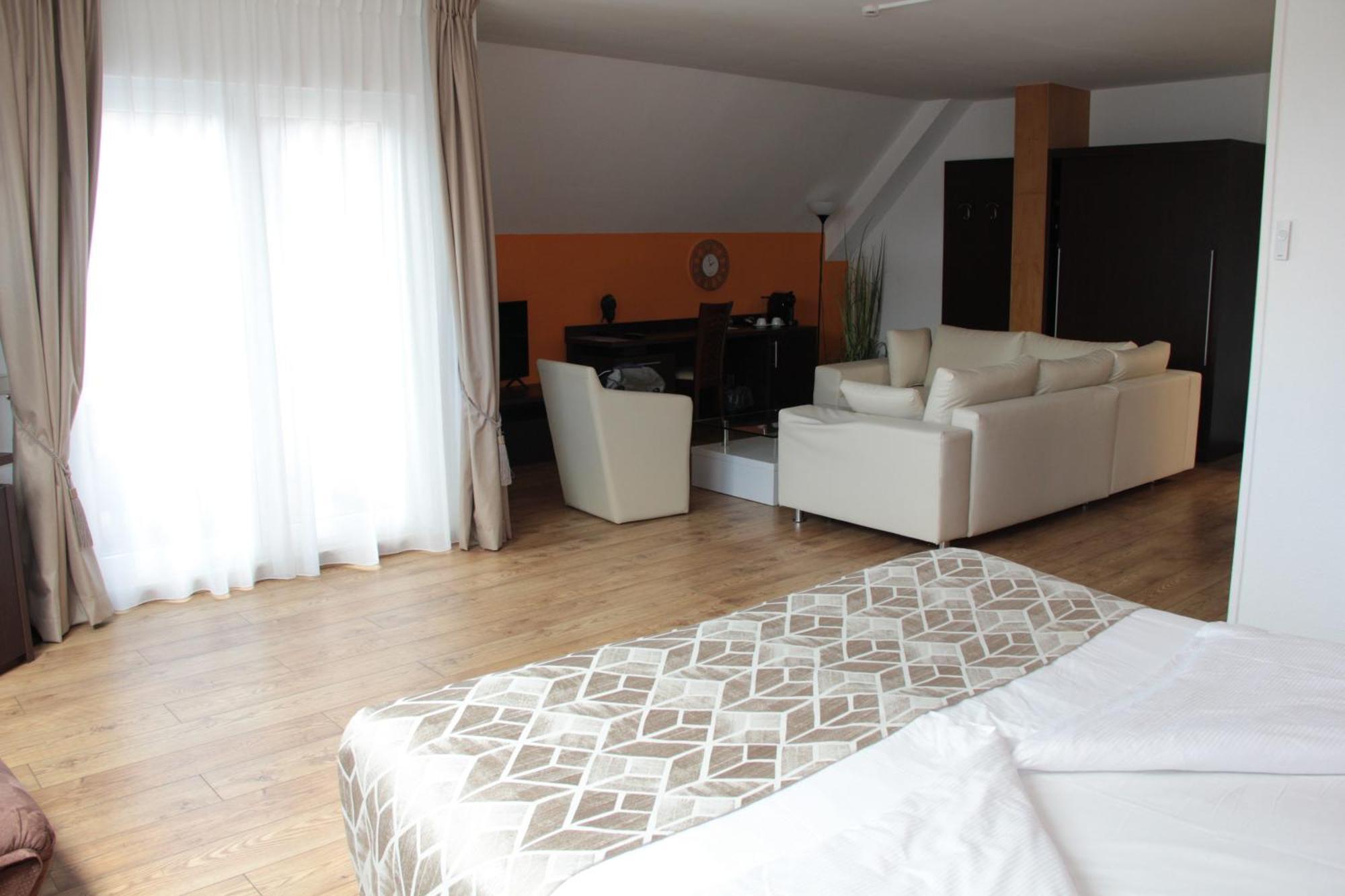 Threeland Hotel Pétange المظهر الخارجي الصورة